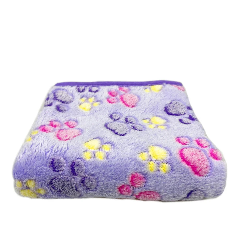 Warm fleece pet blanket for dogs and cats with paw print design, small - My Pet Serenity