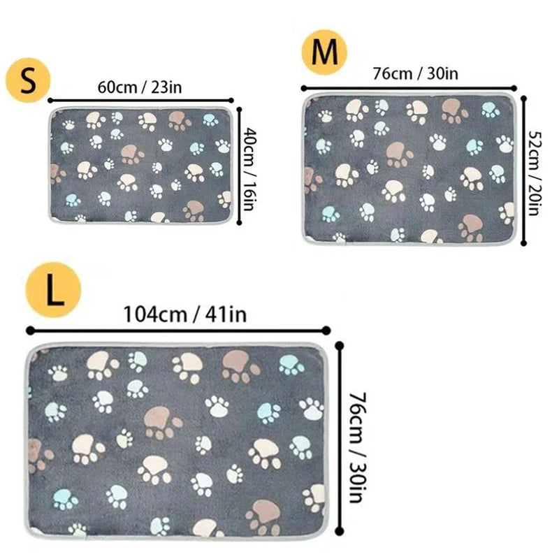 Warm fleece pet blanket for dogs and cats with paw print design, small - My Pet Serenity